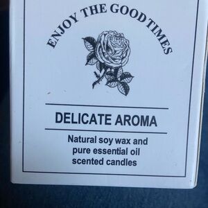 "Delicate Aroma" White Soy Wax Candle